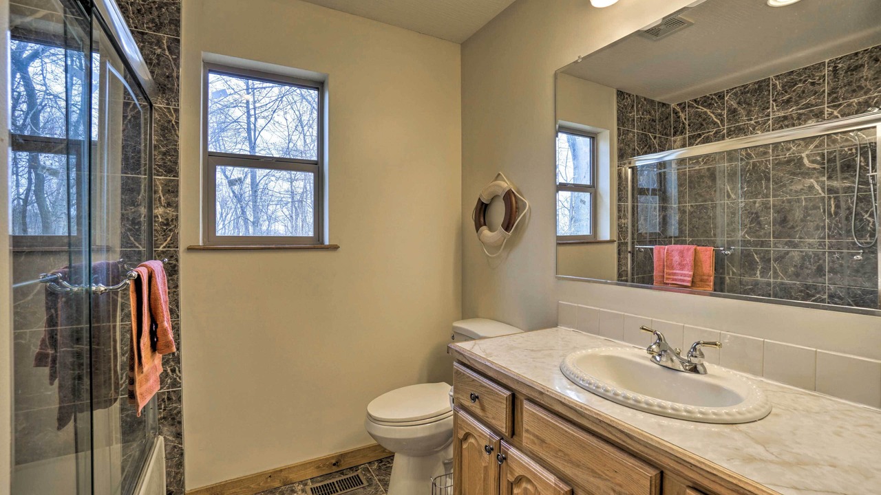 Photo of Bathroom in Buckeye Lake