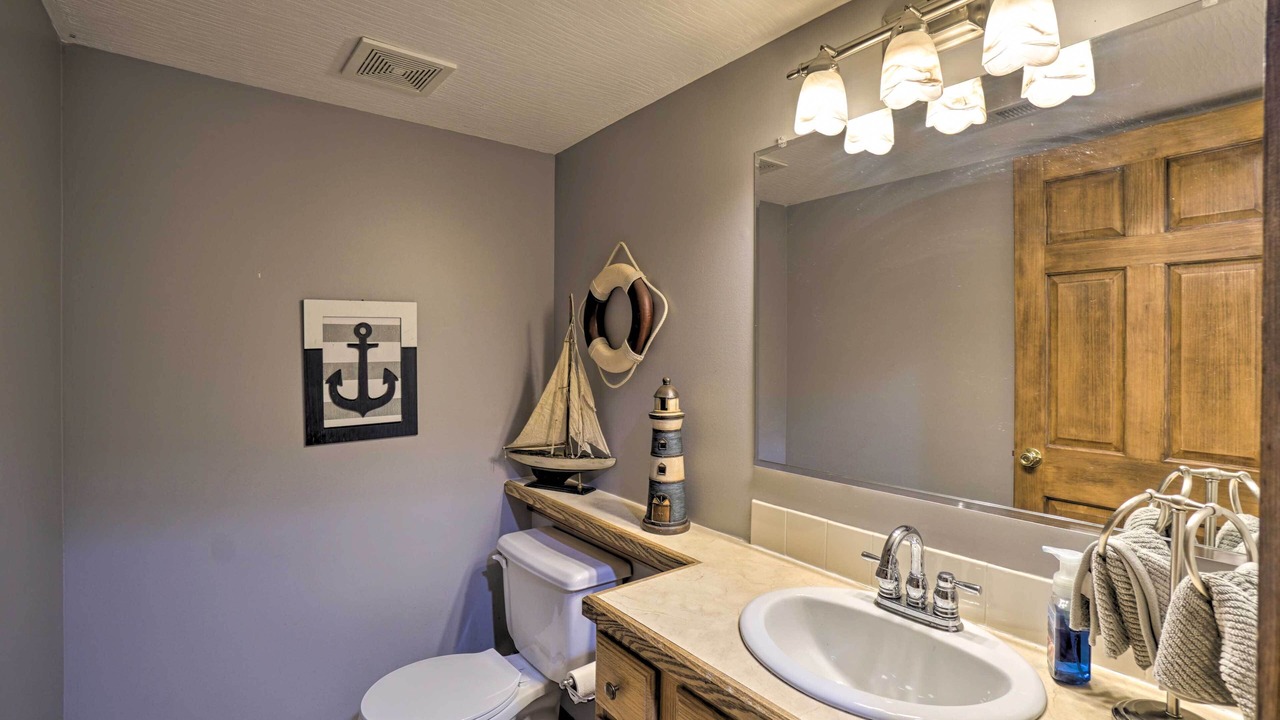 Photo of Bathroom in Buckeye Lake