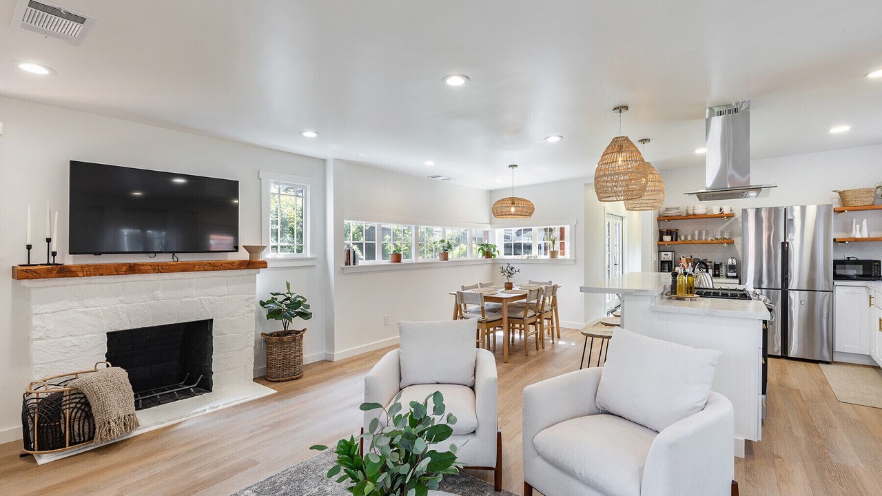 Photo of Livingroom in Boyes Hot Springs