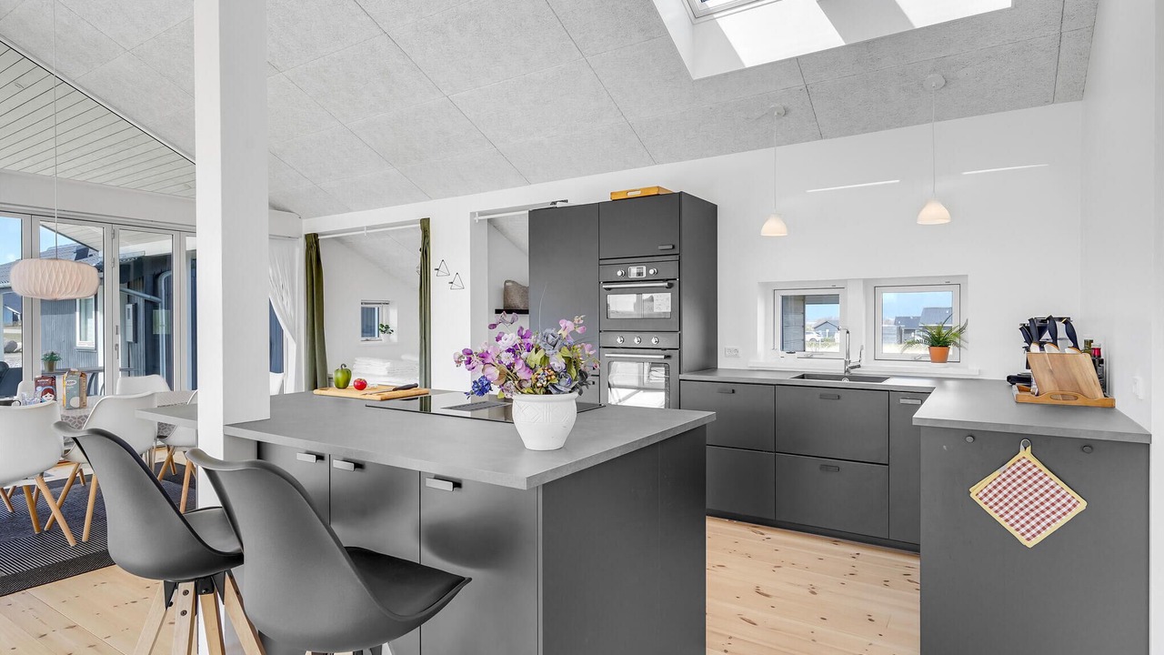 Photo of Others in Frolunde