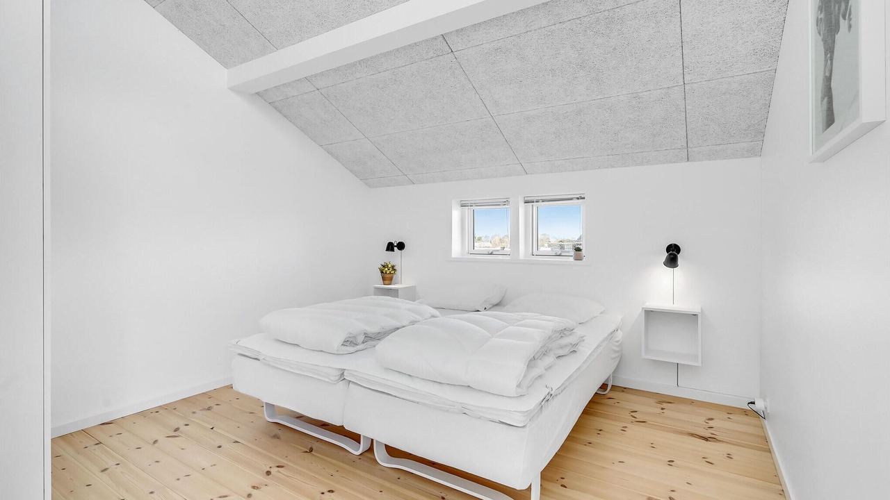 Photo of Others in Frolunde