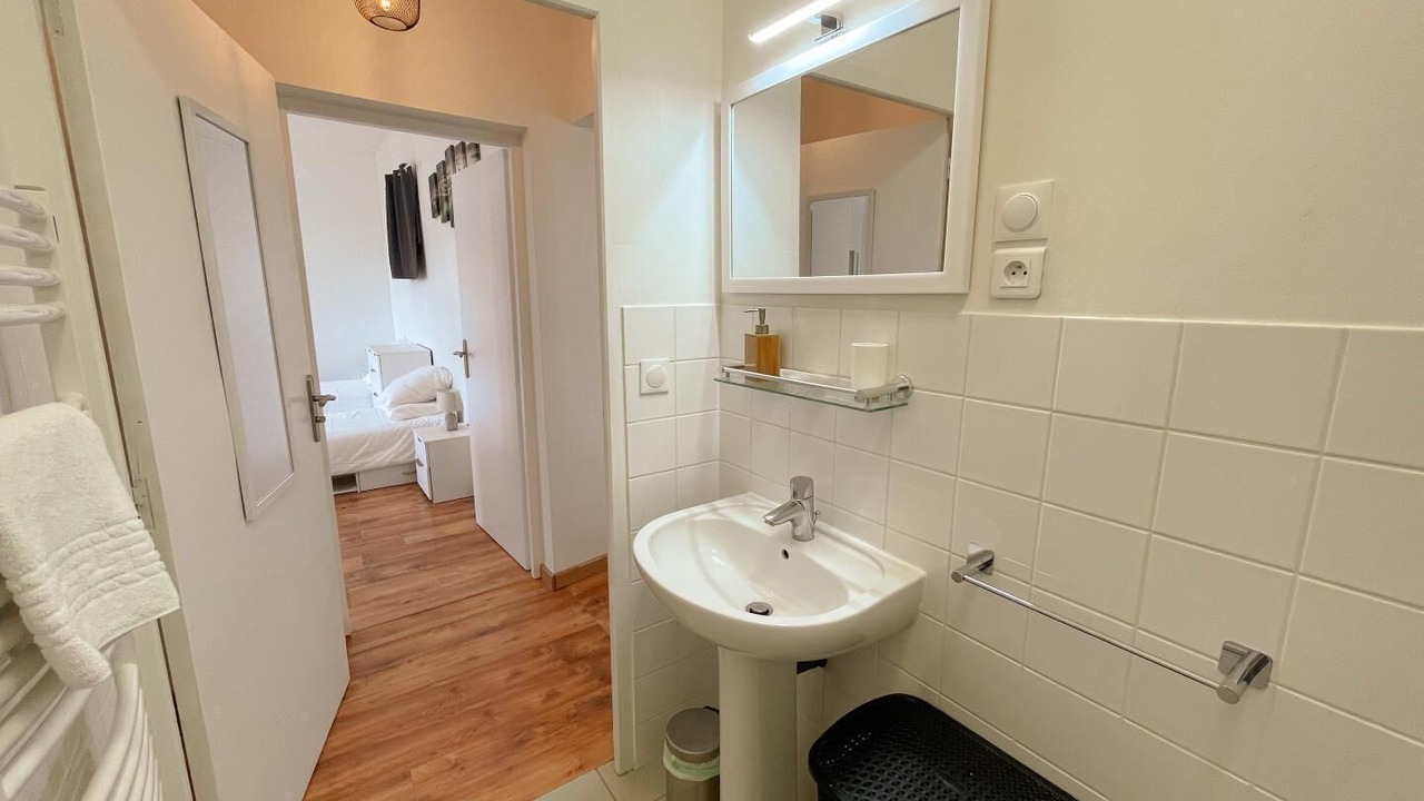 Photo of Bathroom in Saint-Ouen-les-Vignes