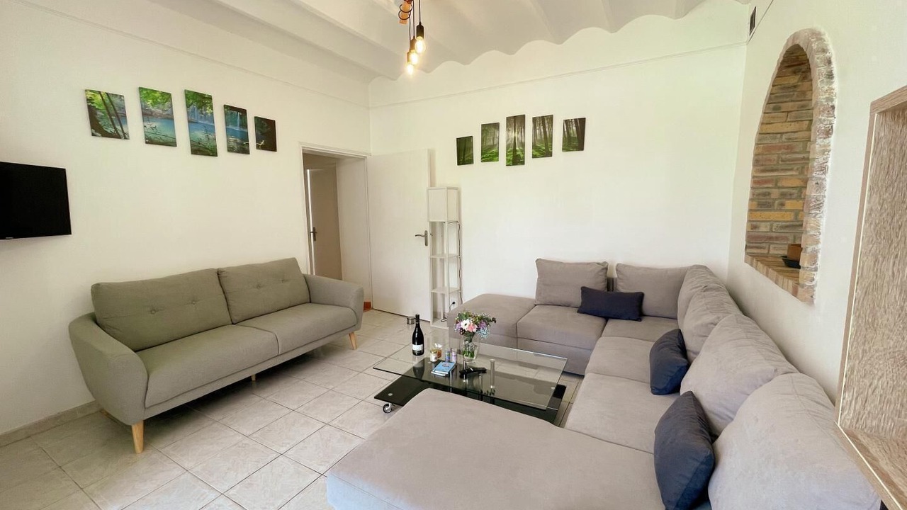 Photo of Livingroom in Saint-Ouen-les-Vignes