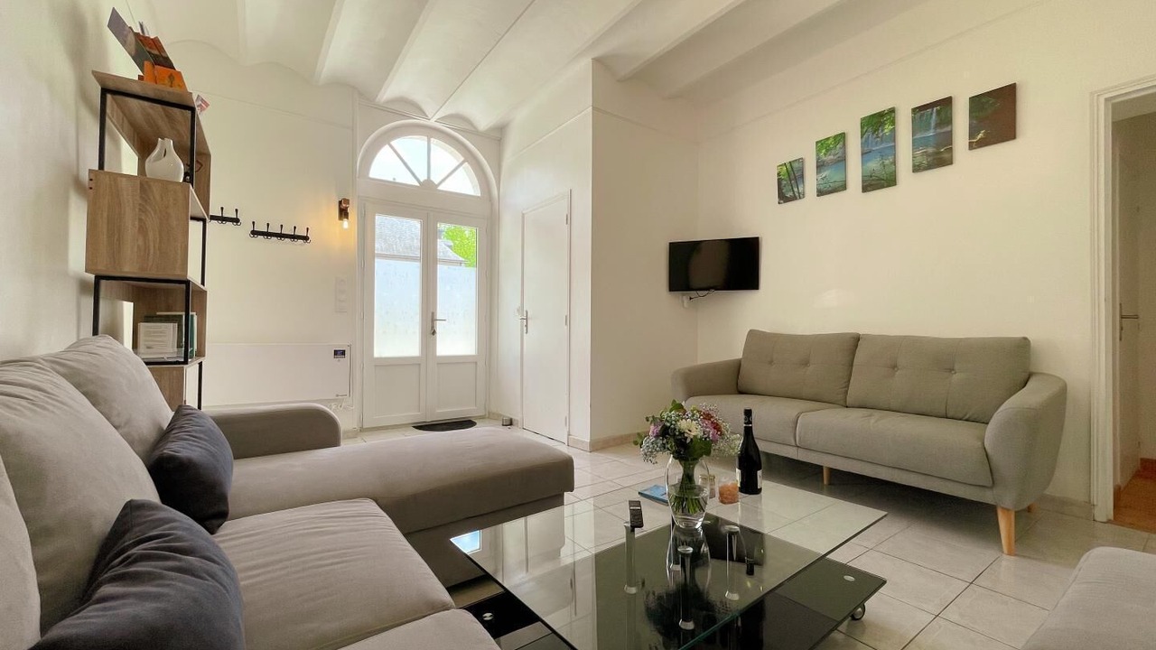 Photo of Livingroom in Saint-Ouen-les-Vignes