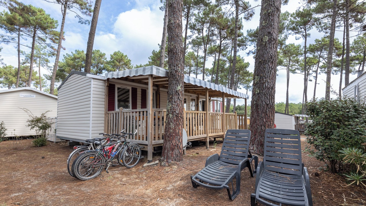 Photo of Patio Balcony in Saint-Julien-en-Born