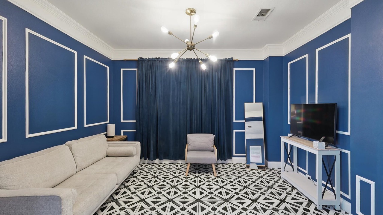 Photo of Livingroom in Northwest Carrollton