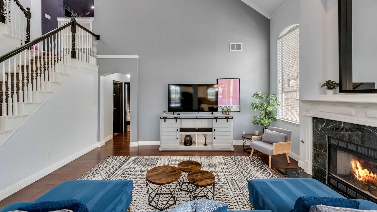 Photo of Livingroom in Northwest Carrollton