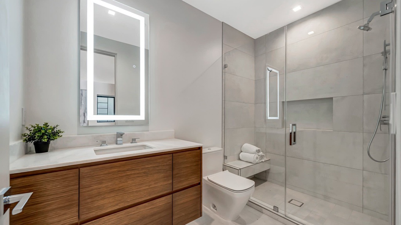 Photo of Bathroom in Pacific Palisades