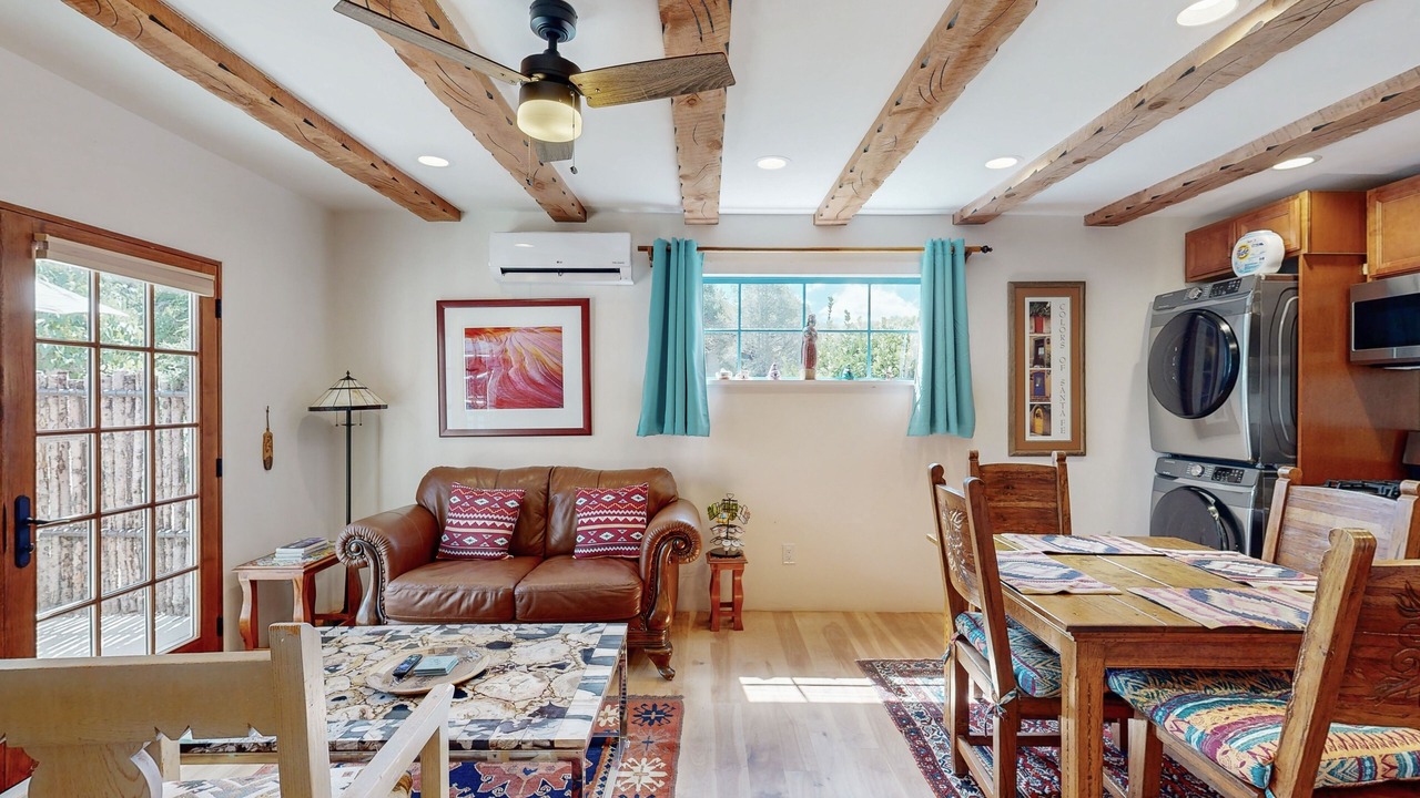 Photo of Livingroom in Historic Eastside