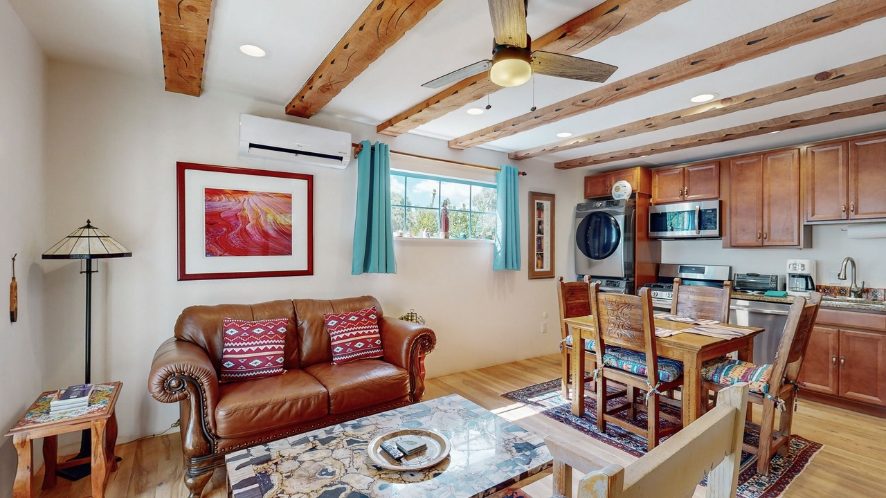 Photo of Livingroom in Historic Eastside