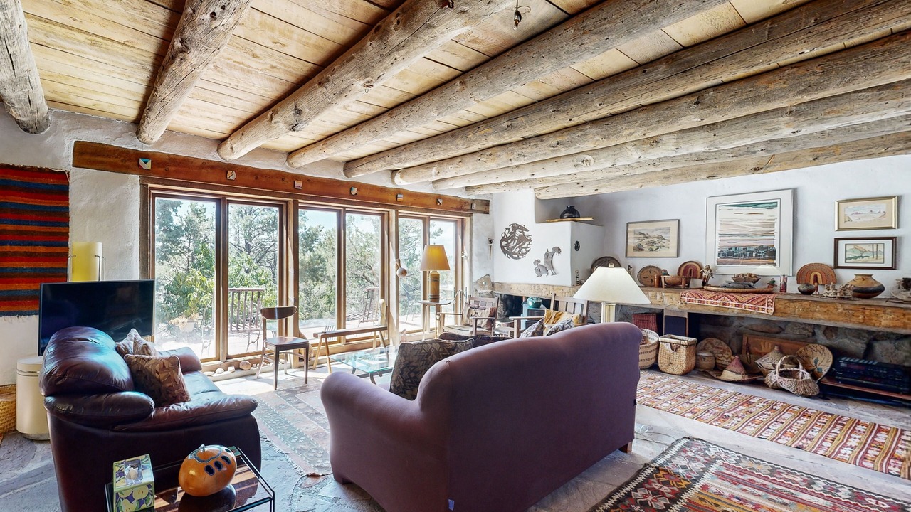 Photo of Livingroom in Canoncito