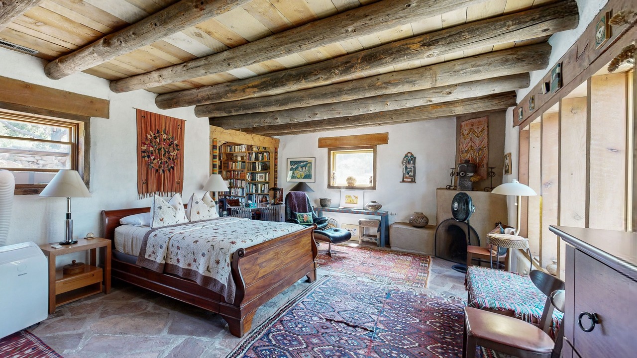 Photo of Bedroom in Canoncito