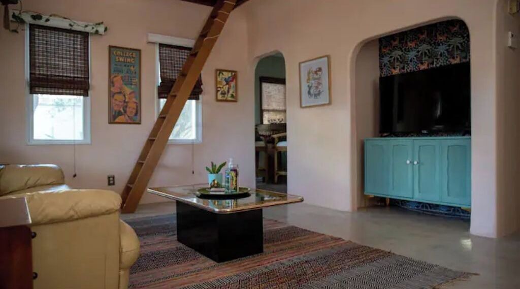 Photo of Livingroom in Feldman's