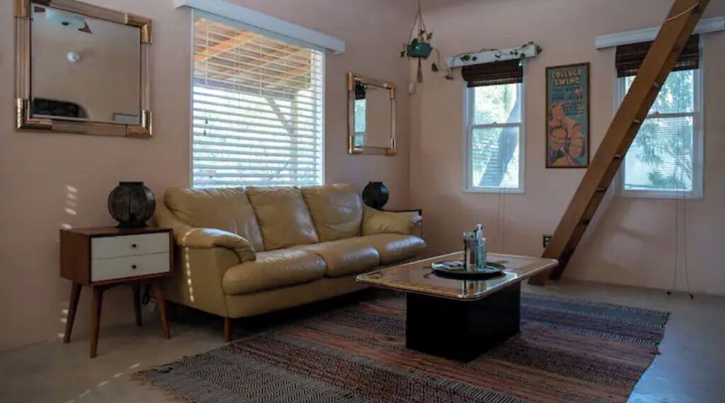 Photo of Livingroom in Feldman's
