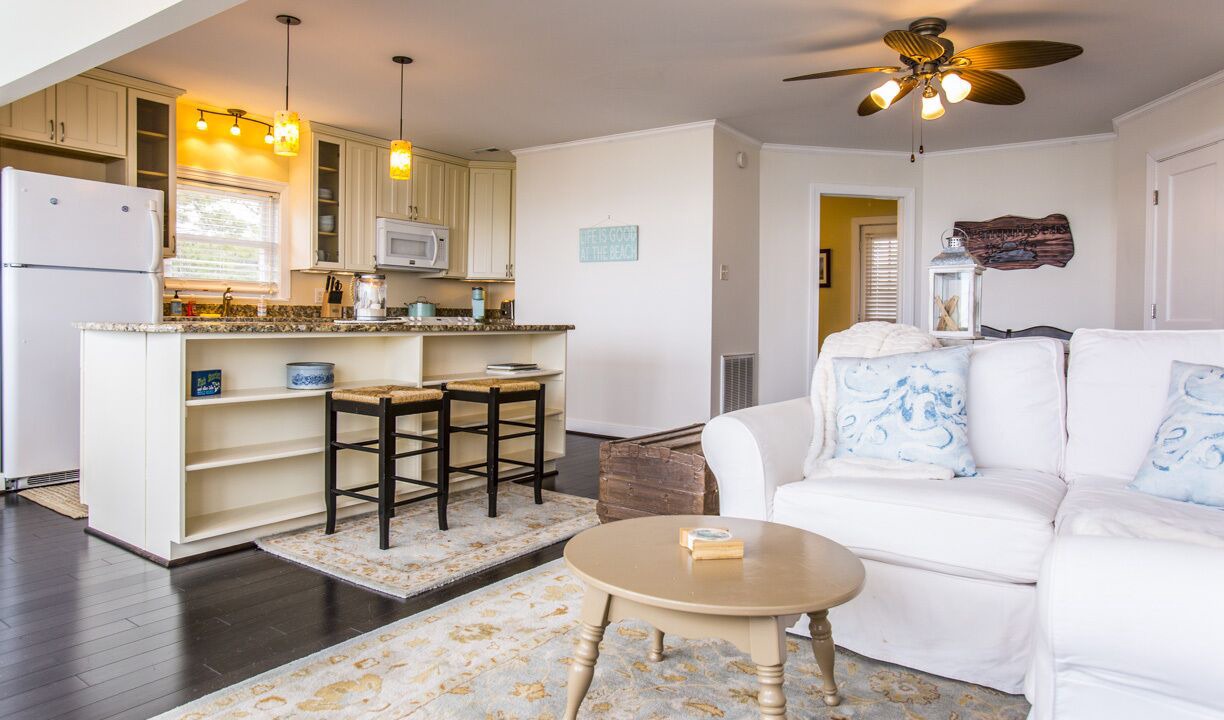 Photo of Livingroom in Deltaville