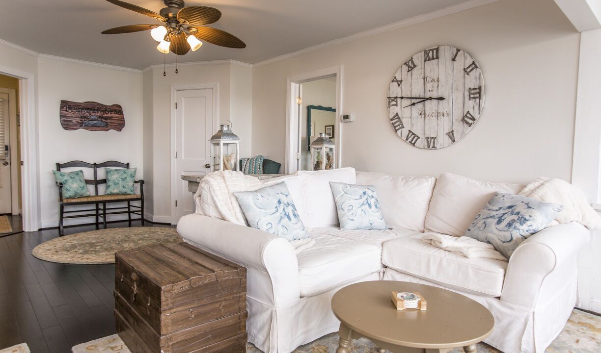 Photo of Livingroom in Deltaville