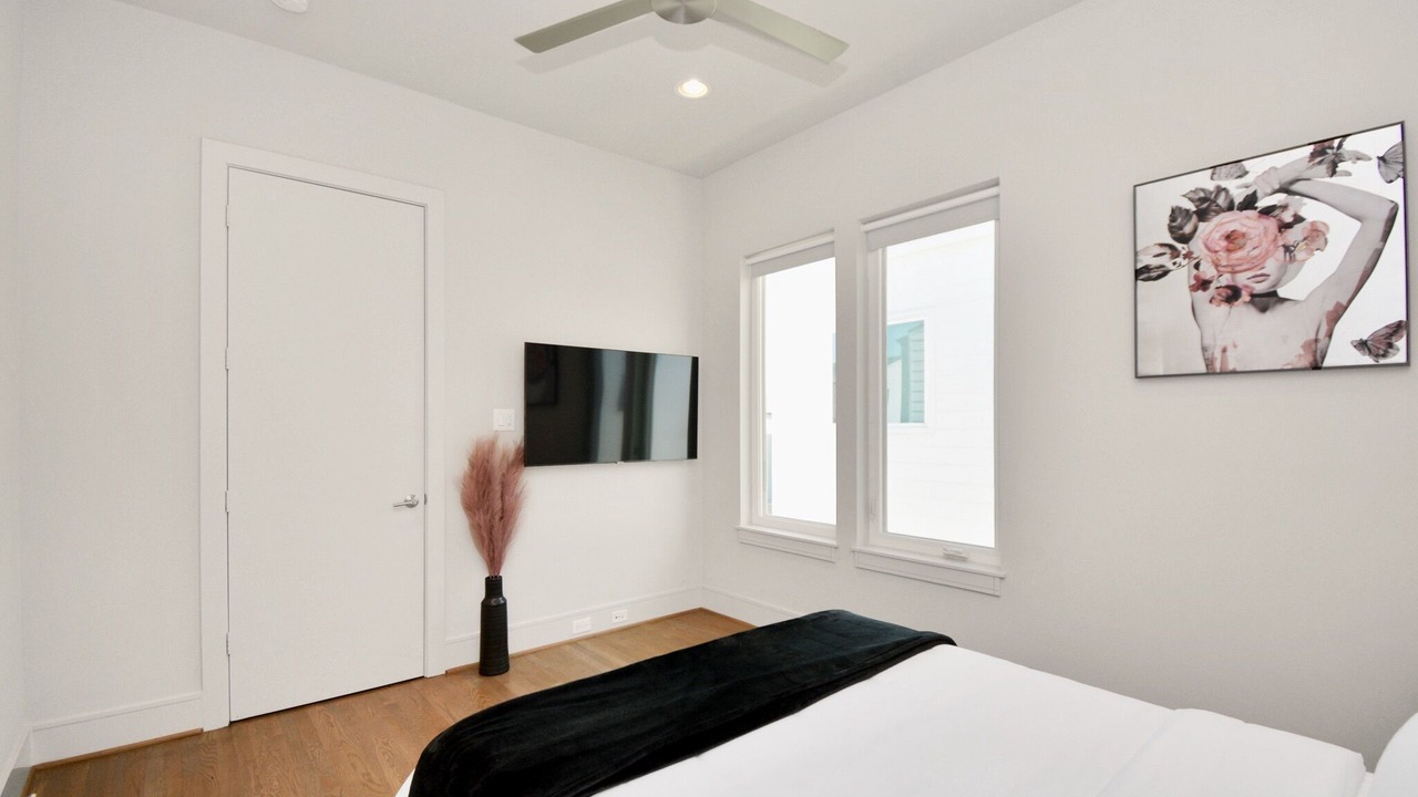 Photo of Bedroom in South Central Houston