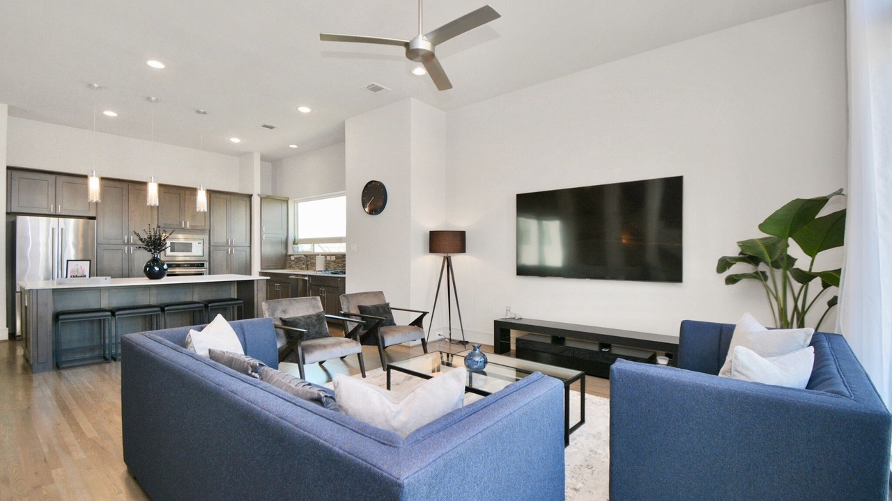 Photo of Livingroom in South Central Houston