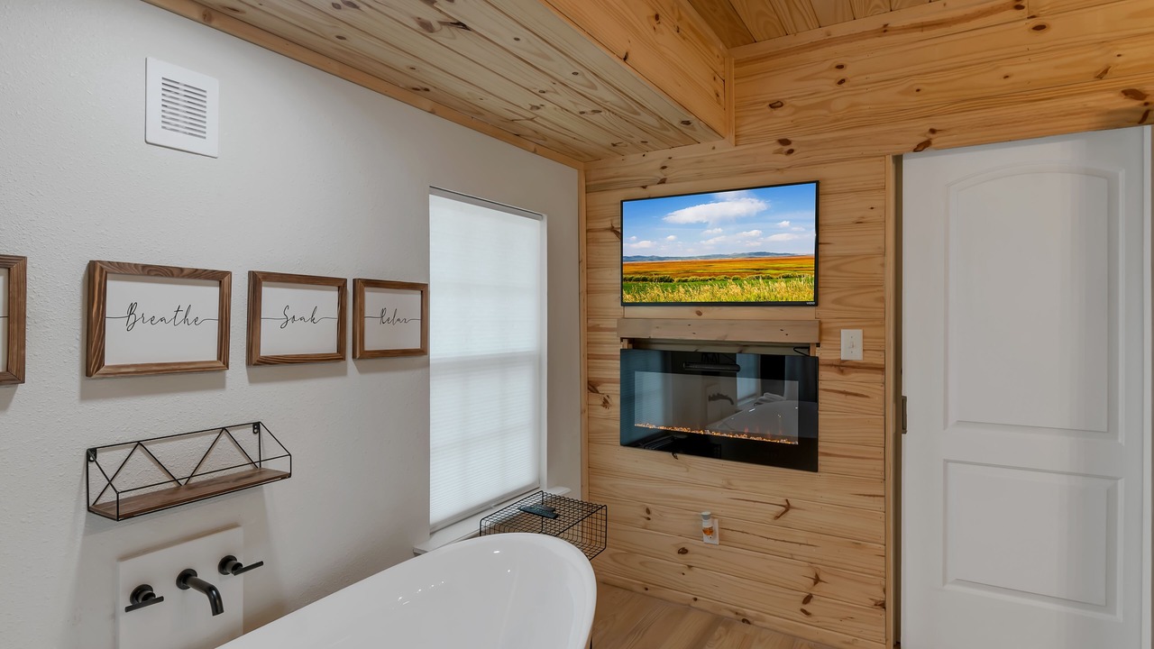 Photo of Bathroom in Carolyn Estates