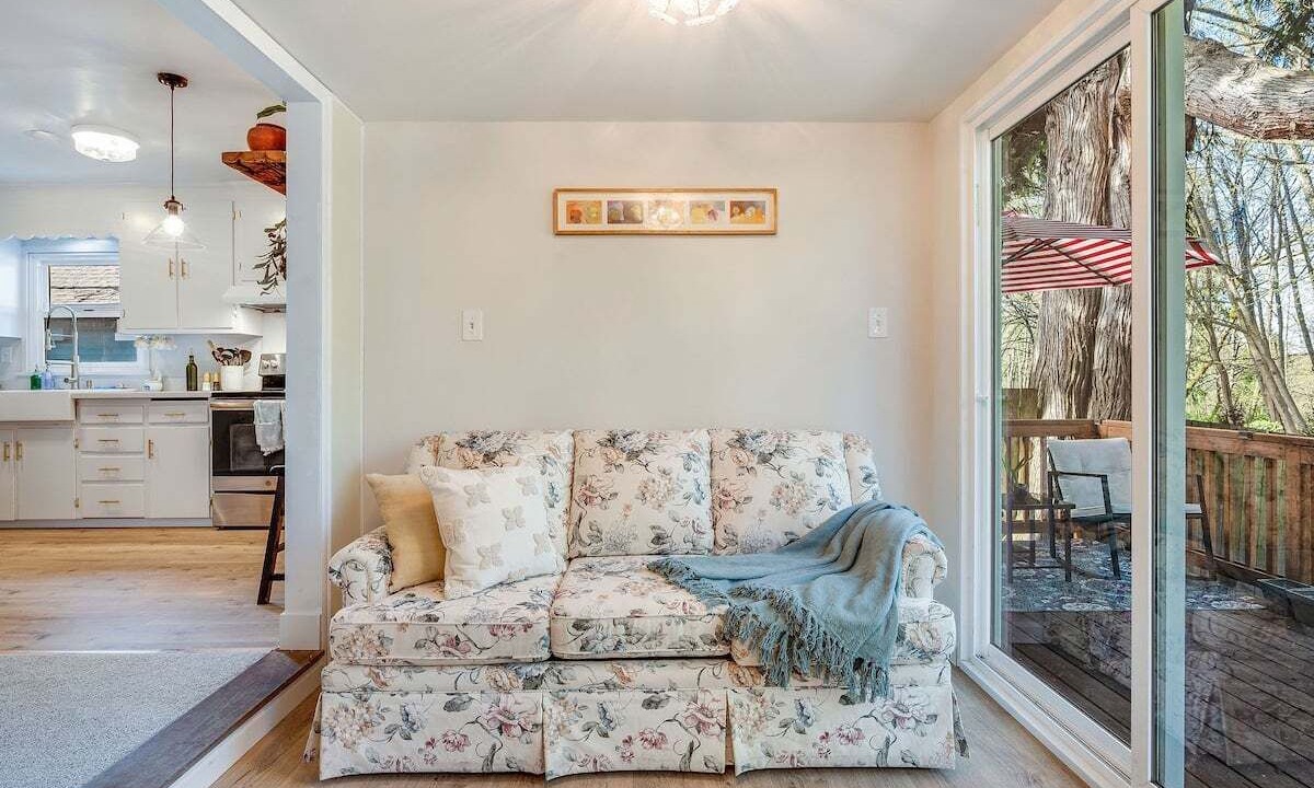 Photo of Livingroom in Lawton Park