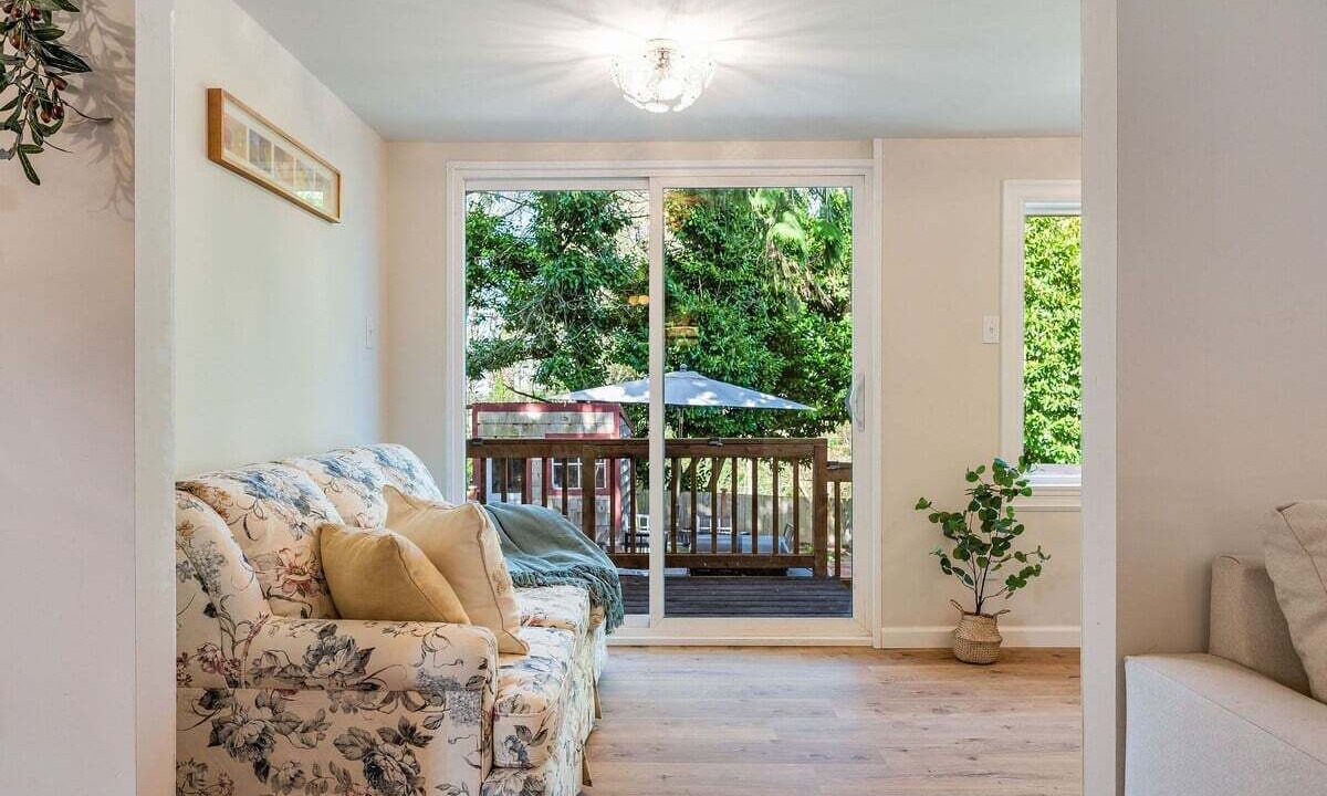 Photo of Livingroom in Lawton Park