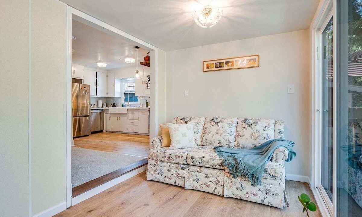 Photo of Livingroom in Lawton Park