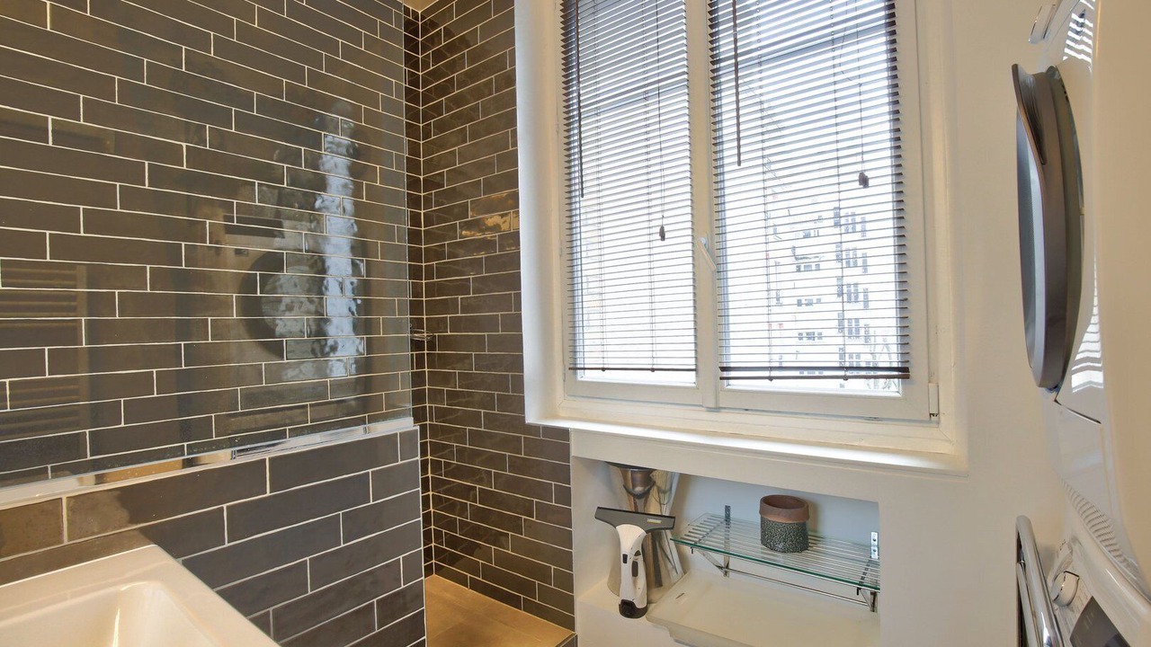 Photo of Bathroom in Butte-aux-Cailles