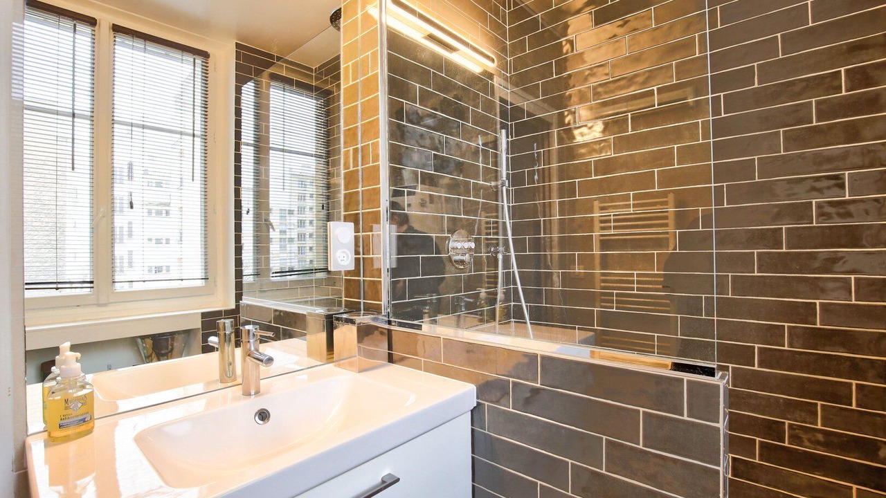 Photo of Bathroom in Butte-aux-Cailles