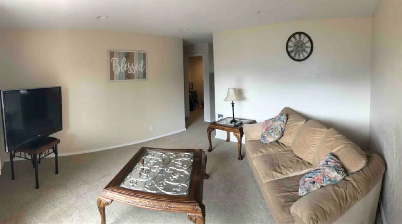 Photo of Livingroom in Bayview