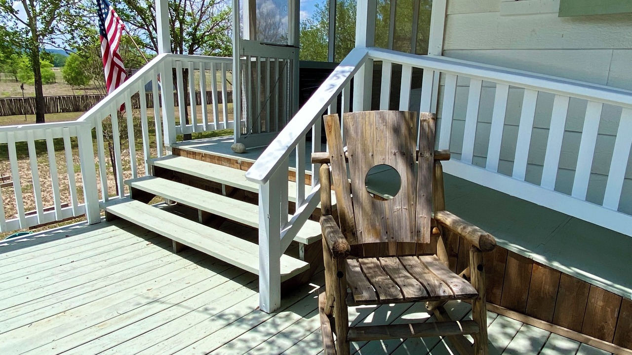 Photo of Patio Balcony in Leakey