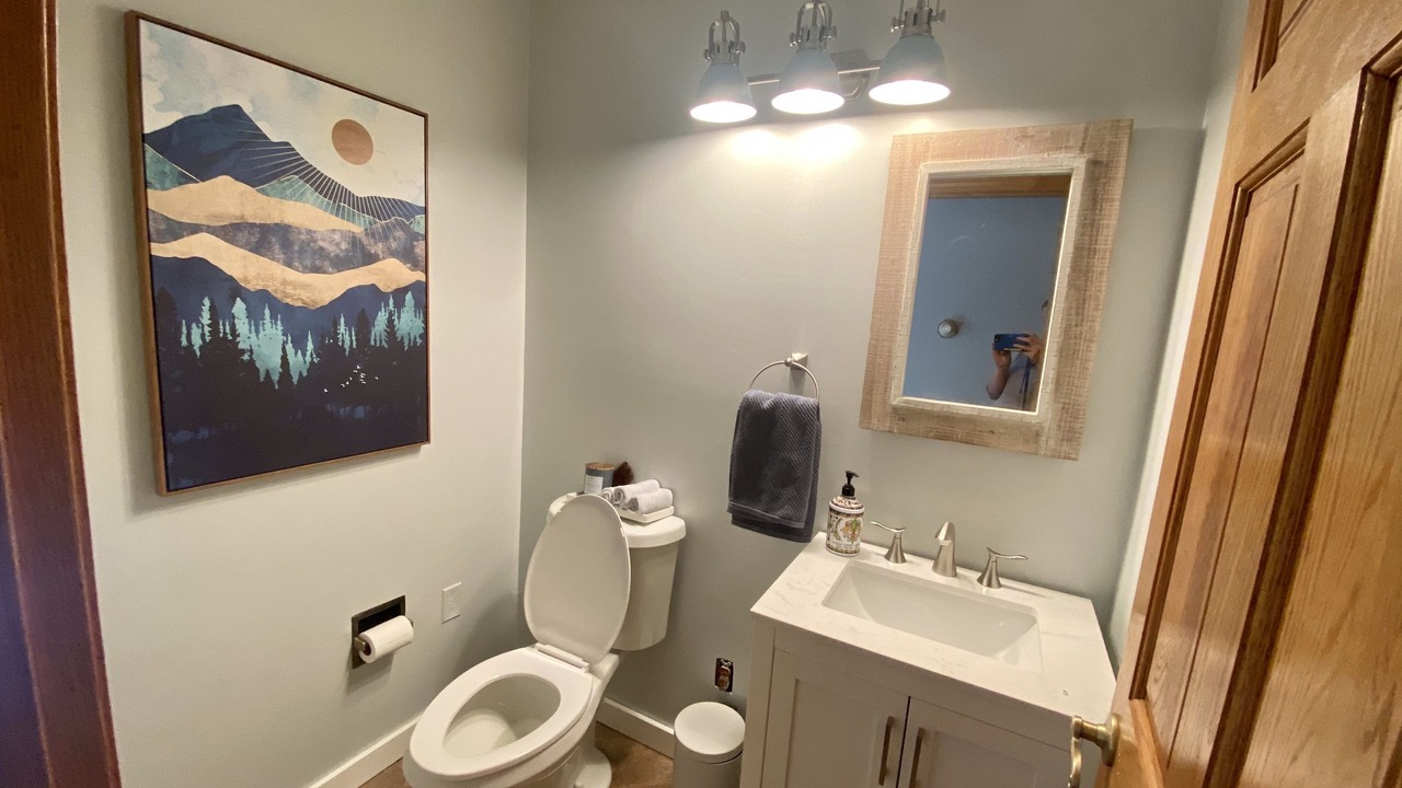 Photo of Bathroom in Round Hill Village