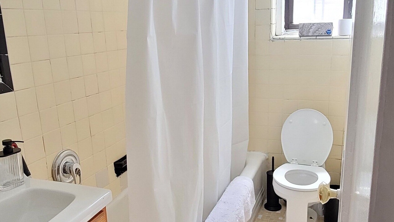 Photo of Bathroom in Bedford Park