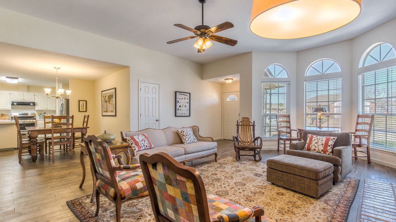 Photo of Livingroom in Jenks