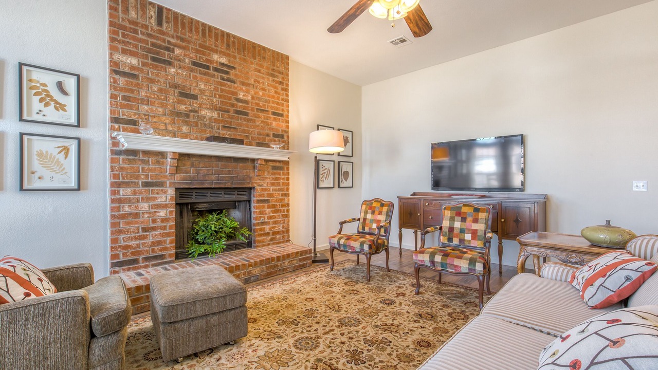 Photo of Livingroom in Jenks