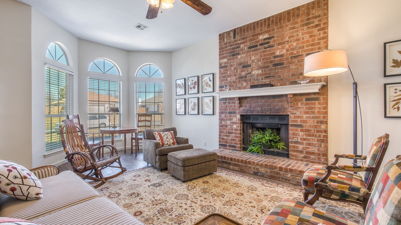 Photo of Livingroom in Jenks