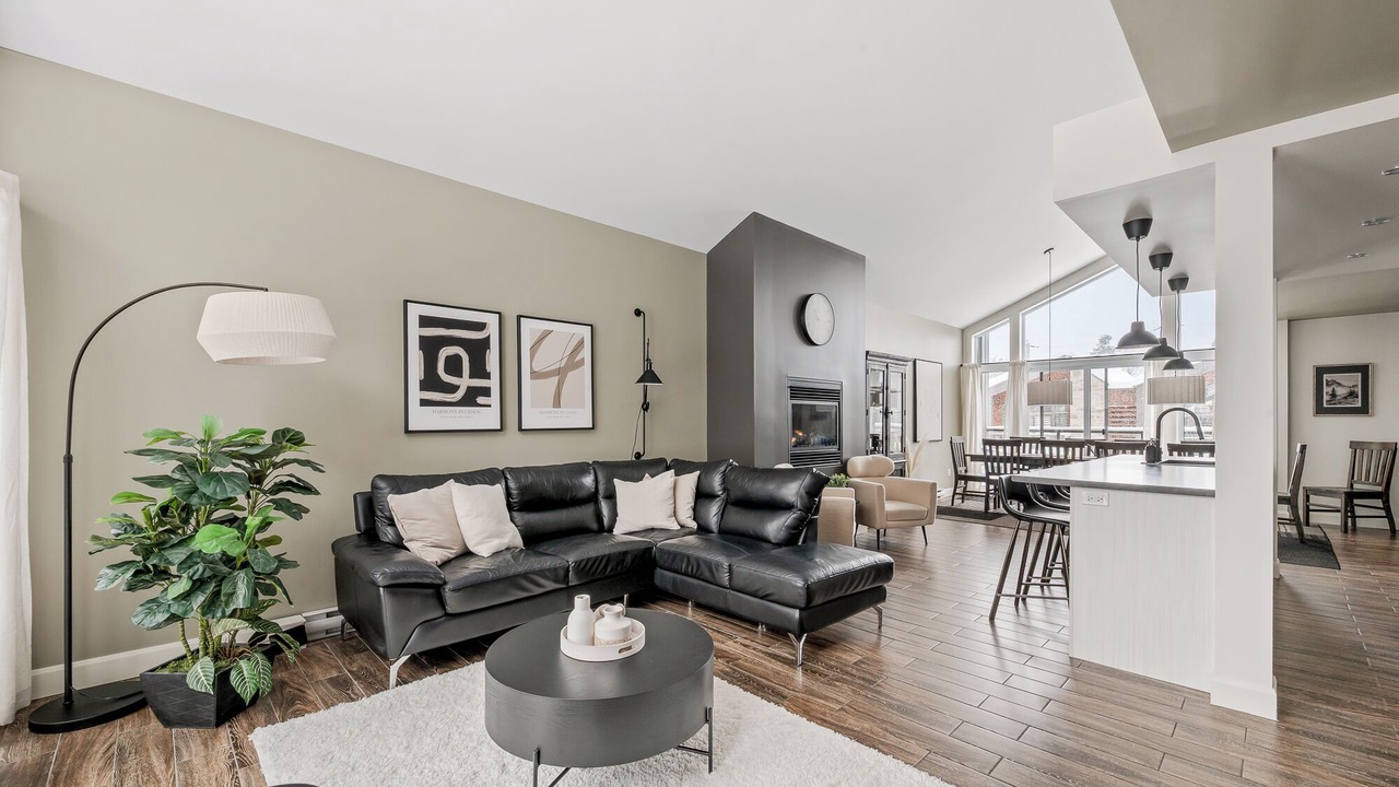 Photo of Livingroom in Stoneham