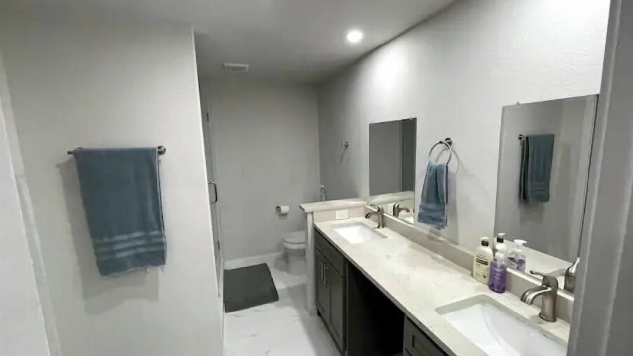 Photo of Bathroom in River Oaks