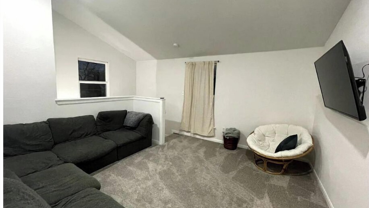 Photo of Livingroom in River Oaks