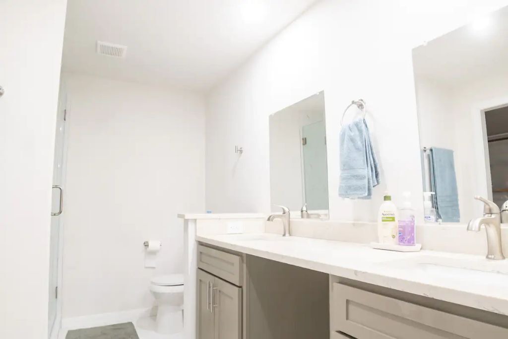 Photo of Bathroom in River Oaks
