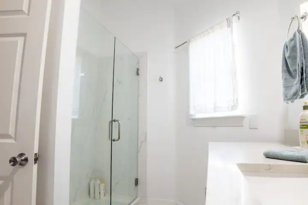 Photo of Bathroom in River Oaks