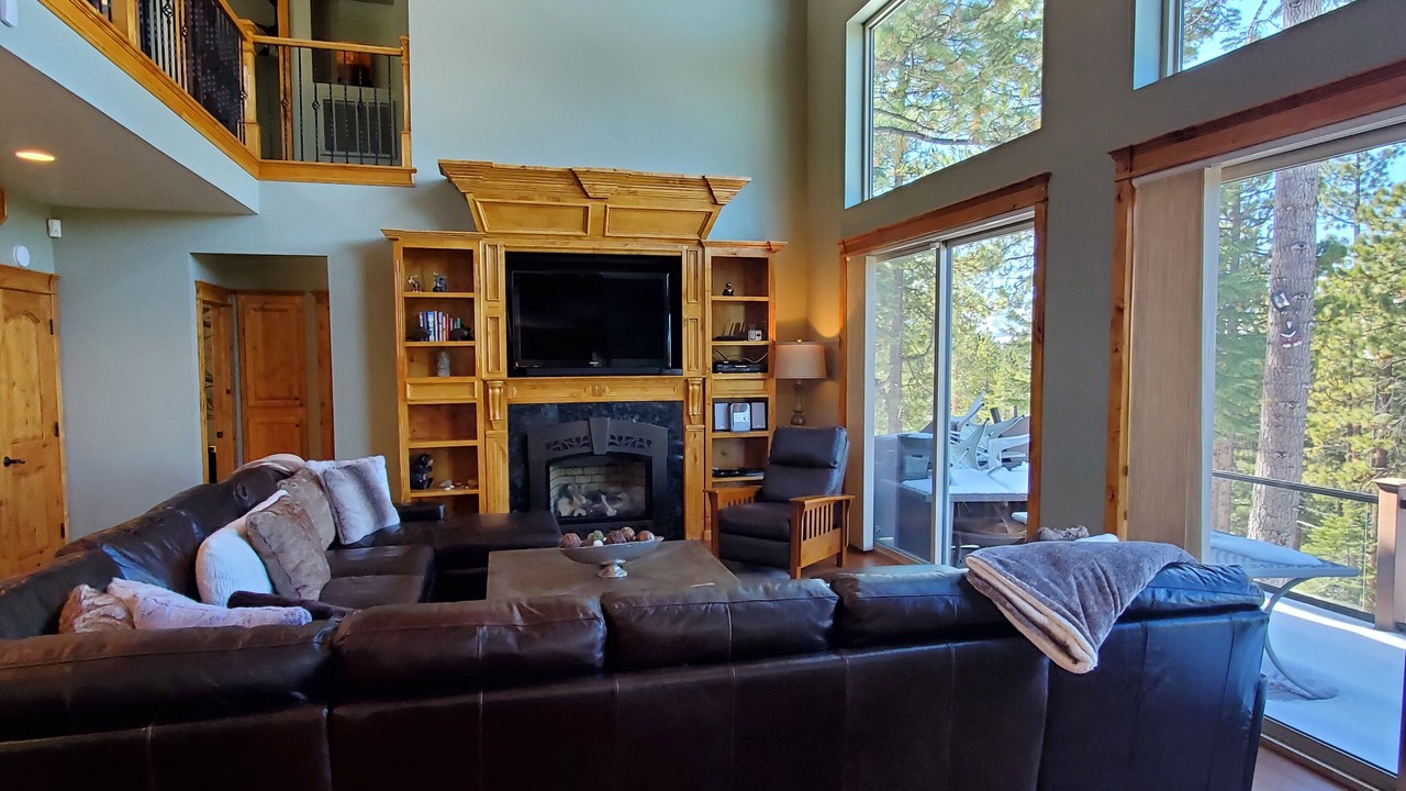 Photo of Livingroom in Montgomery Estates