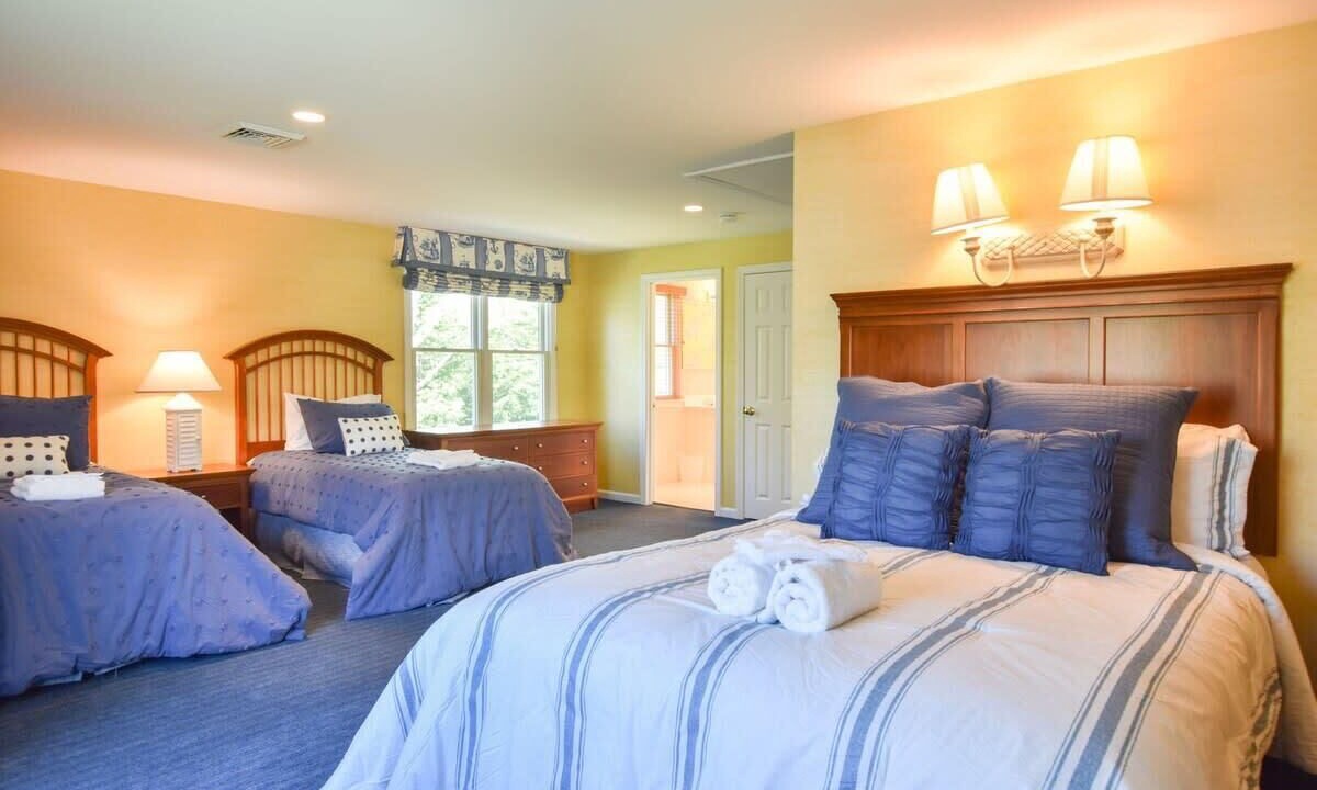 Photo of Others in West Yarmouth