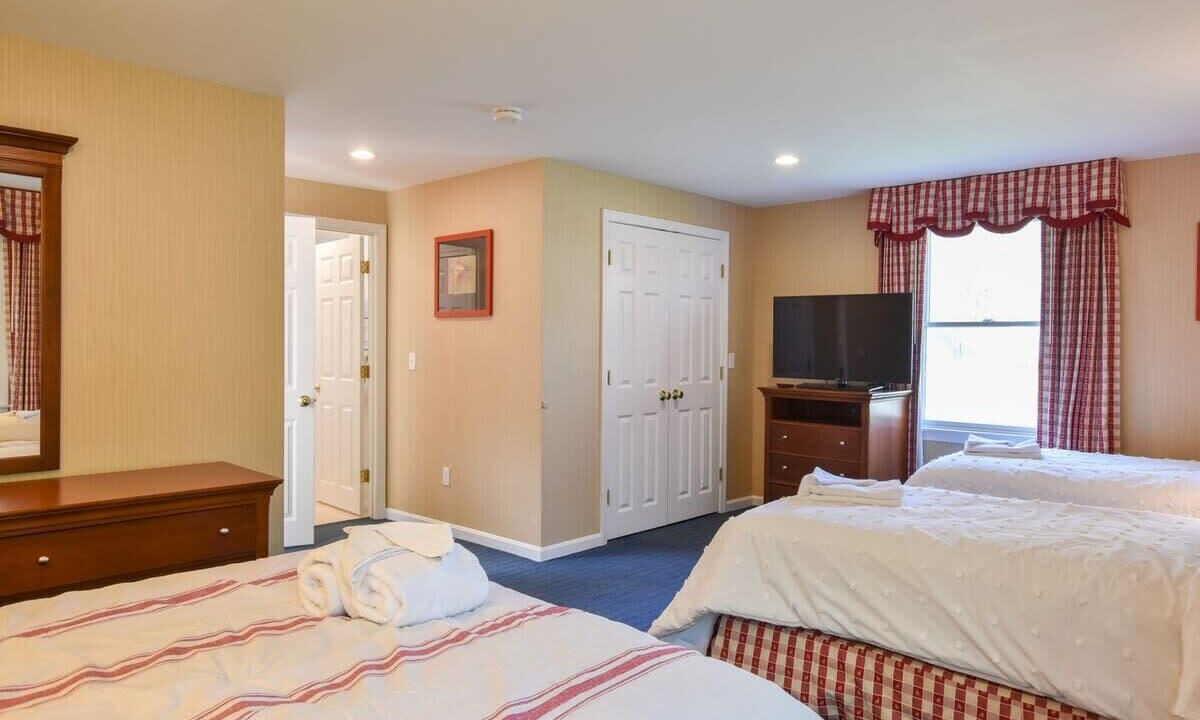 Photo of Others in West Yarmouth