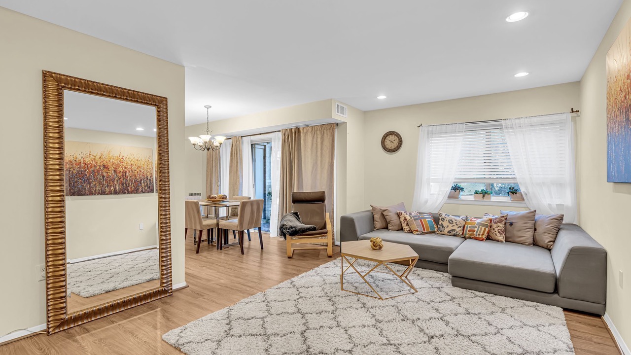 Photo of Livingroom in North Bethesda