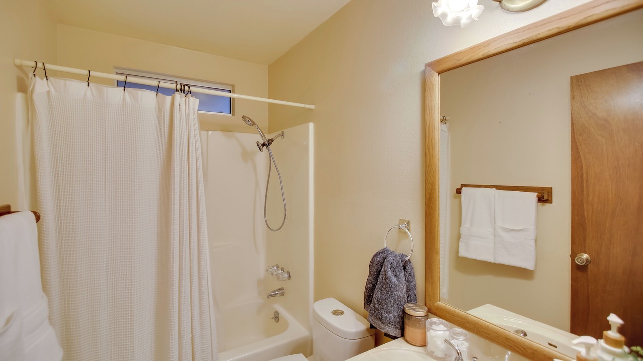 Photo of Bathroom in Pine Mountain Club