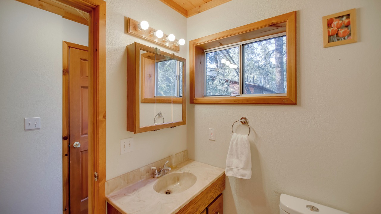 Photo of Bathroom in Pine Mountain Club
