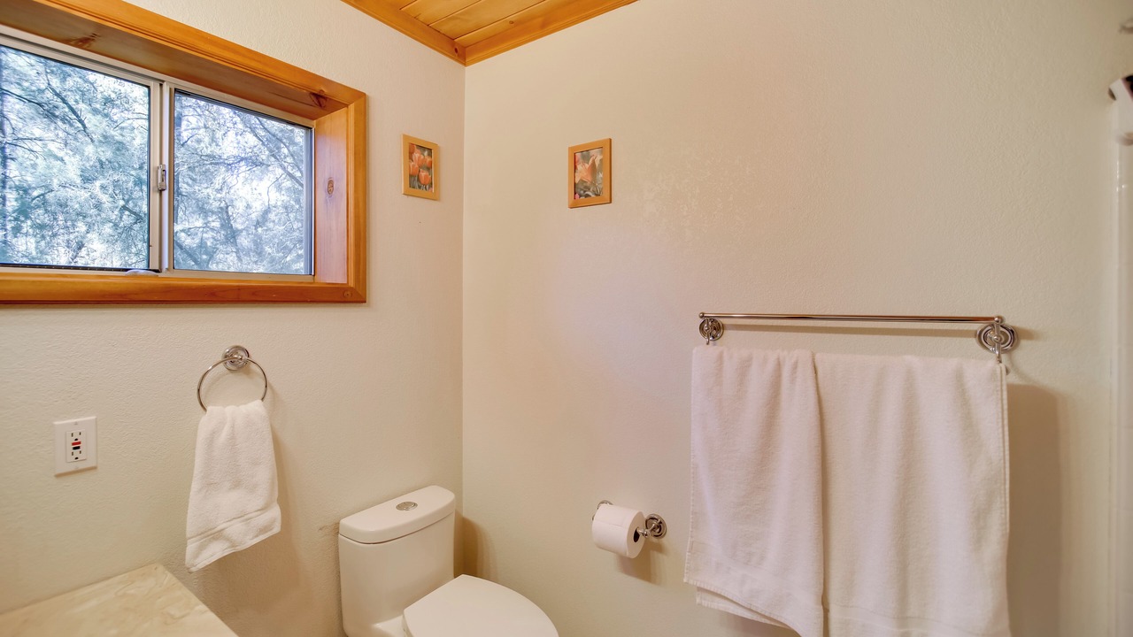 Photo of Bathroom in Pine Mountain Club