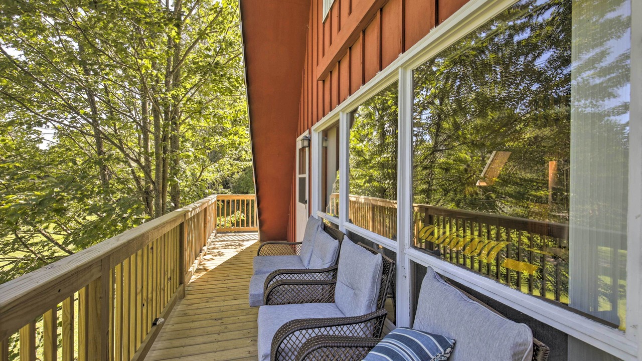 Photo of Patio Balcony in Butternut