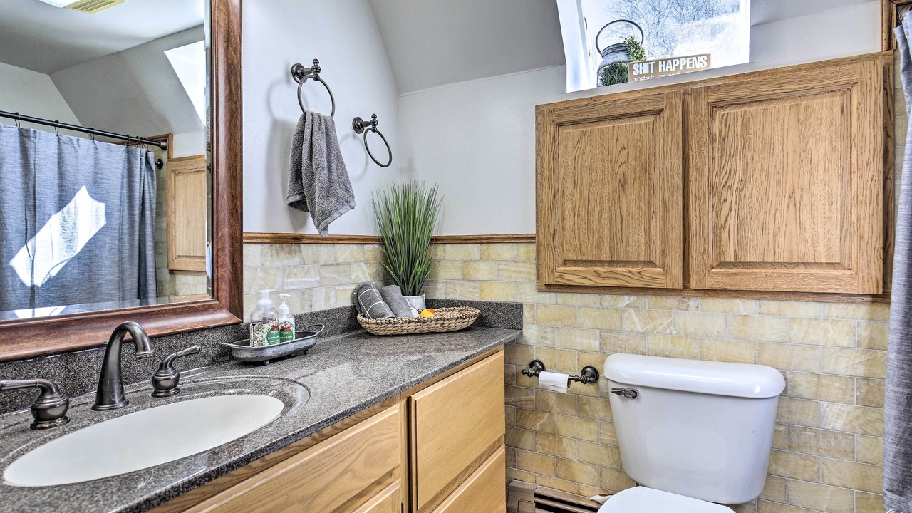 Photo of Bathroom in Butternut
