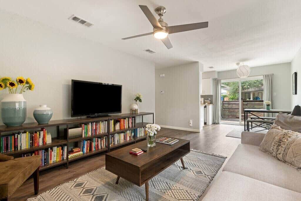Photo of Bedroom in South Manchaca